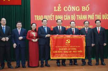 Bí thư Nguyễn Văn Nên: Thành phố Thủ Đức là hình mẫu chính quyền cho TPHCM - Ảnh 1.