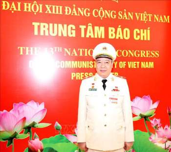  Tăng cường đấu tranh phản bác các quan điểm sai trái, xử lý thông tin xấu, độc - Ảnh 1.