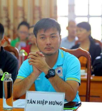HLV futsal Huỳnh Bá Tuấn đột ngột qua đời - Ảnh 1.