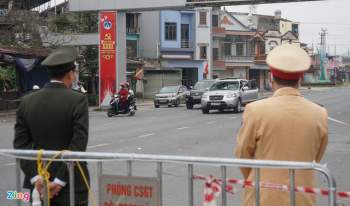 Nhiều người xin vượt chốt kiểm dịch ở Chí Linh bất thành - Ảnh 3.