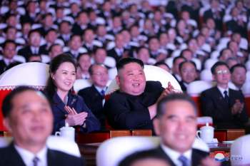 Cuộc sống đáng mơ ước của vợ ông Kim Jong-un - Ảnh 2.