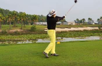  Giới nhà giàu Hàn Quốc mạnh tay chi hơn 2.000 USD cho dịch vụ cách ly chơi golf: 14 ngày trôi qua tựa như thiên đường - Ảnh 1.