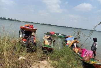 Ngăn chặn 35 người từ Campuchia vượt sông nhập cảnh trái phép - Ảnh 2.
