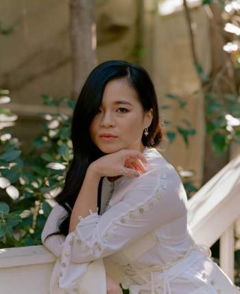 Kelly Marie Tran: Từ cô bé ấm ức chịu cảnh dừng nói tiếng Việt vì bị kỳ thị đến công chúa Disney người Việt đầu tiên trong lịch sử - Ảnh 1.