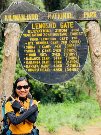 Sếp Viettel trở thành nữ 9x Việt Nam đầu tiên chinh phục Nóc nhà của Châu Phi Kilimanjaro: Leo 8 ngày liên tiếp, xuyên qua vùng nắng rát chóng mặt đến nơi -20 độ C - Ảnh 2.