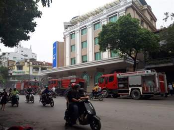 Hà Nội: Cháy tầng hầm Trung tâm thương mại Tràng Tiền Plaza - Ảnh 2.