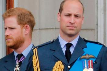 Hoàng tử William và Harry không đi cạnh nhau trong tang lễ ông nội - Ảnh 2.