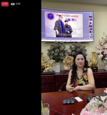 Trang Khàn đã nói về bà Phương Hằng - vợ ông Dũng “lò vôi” như thế nào mà bà livestream đối lại vẫn là con bán đồ online? - Ảnh 1.