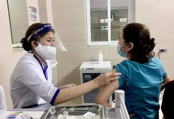 Việt Nam ghi nhận 3 ca nhập cảnh, cả nước thêm hơn 10 nghìn người được tiêm vaccine phòng COVID-19 - Ảnh 3.