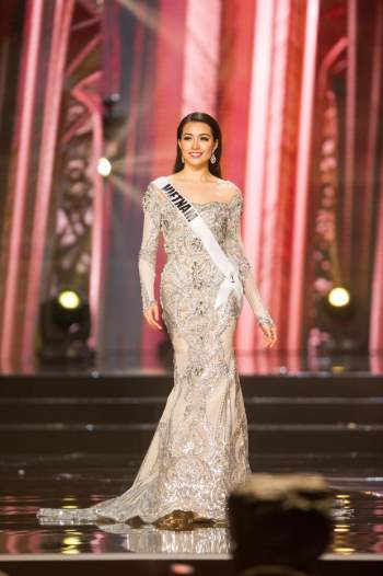 Tiếng Anh của dàn người đẹp Việt thi Miss Universe: Người bập bẹ giới thiệu tên tuổi, người nuốt mic bắn ngoại ngữ siêu đỉnh, còn Khánh Vân thế nào? - Ảnh 3.