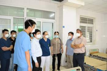 Thứ trưởng Bộ Y tế: Bắc Giang cần đẩy nhanh công suất xét nghiệm, nhanh chóng đưa các cơ sở điều trị vào hoạt động - Ảnh 4.