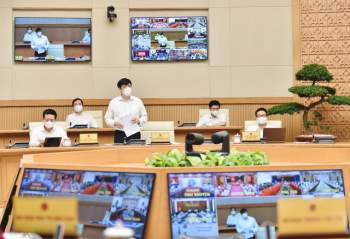 Thủ tướng Phạm Minh Chính triệu tập hội nghị trực tuyến toàn quốc ‘chống dịch như chống giặc’ - Ảnh 2.