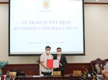 Bổ nhiệm 2 Phó Tổng biên tập Báo Pháp luật Việt Nam - Ảnh 2.