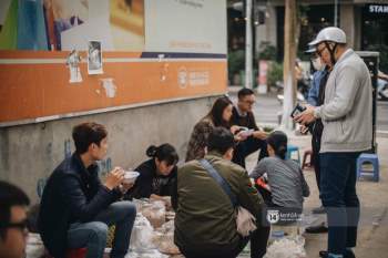 Truy lùng hàng xôi xéo hot nhất nhì Hà Nội, lên cả truyền hình Hàn Quốc vì cách gói xôi gây hoa mắt - Ảnh 11.