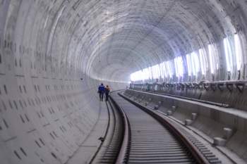 Ngắm tuyến metro đầu tiên của TPHCM sau gần 10 năm chờ đợi - Ảnh 11.