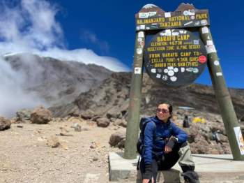 Sếp Viettel trở thành nữ 9x Việt Nam đầu tiên chinh phục Nóc nhà của Châu Phi Kilimanjaro: Leo 8 ngày liên tiếp, xuyên qua vùng nắng rát chóng mặt đến nơi -20 độ C - Ảnh 15.