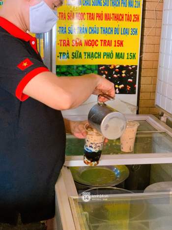 Tiệm trà sữa chảnh nhất Sài Gòn: Ai mua nhiều quá thì hổng bán, uống có ngon không mà phải xếp hàng mệt dữ vậy? - Ảnh 14.