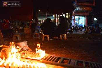 Chùm ảnh: Người Hà Nội đốt lửa trong đêm rét nhất từ đầu mùa, nhiệt độ dưới 12 độ C - Ảnh 16.