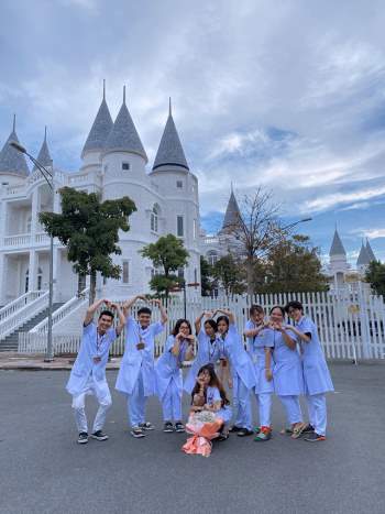 Một trường Đại học cung điện độc nhất vô nhị, ở Việt Nam mà cứ tưởng lạc tới trời Âu, có cả công viên giải trí siêu hoành tráng - Ảnh 16.