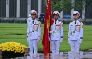 Toàn cảnh Lễ treo cờ rủ Quốc tang nguyên Tổng Bí thư Lê Khả Phiêu - Ảnh 19.