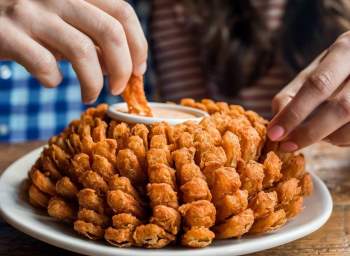 outback-steakhouse-bloomin-onion-facebook.jpg