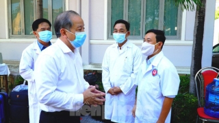 40 bác sĩ, điều dưỡng Huế xuất quân chi viện Đà Nẵng chống dịch COVID-19 - Ảnh 4.