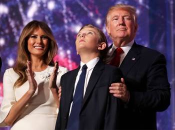 Nhìn lại những hình ảnh đẹp nhất suốt 4 năm qua của Hoàng tử Nhà Trắng Barron Trump trước giây phút Mỹ tuyên bố Tổng thống thứ 46 - Ảnh 3.