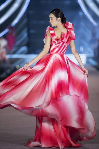 NEVA FASHION SHOW đã thổi “làn gió mới” cho ngành thời trang cao cấp Việt - Ảnh 3.