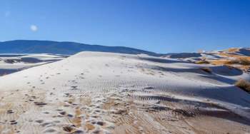 Tuyết phủ trắng sa mạc Sahara - Ảnh 4.