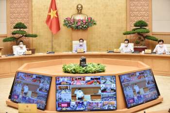 Thủ tướng Phạm Minh Chính triệu tập hội nghị trực tuyến toàn quốc ‘chống dịch như chống giặc’ - Ảnh 3.