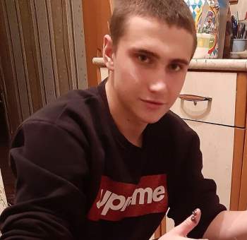 Bé trai 21 tháng tuổi người Nga ngã từ tầng 14 Tu vong - Ảnh 4.
