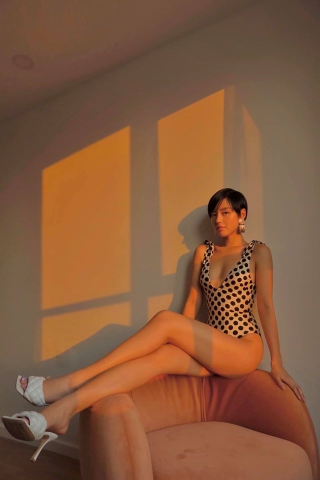 “Soi” các phối đồ mùa hè cực cuốn hút của “Cô Em Trendy” Khánh Linh - Ảnh 5.