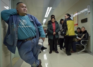 Cuộc sống của người đàn ông béo nhất Trung Quốc sau khi giảm cân - Ảnh 4.