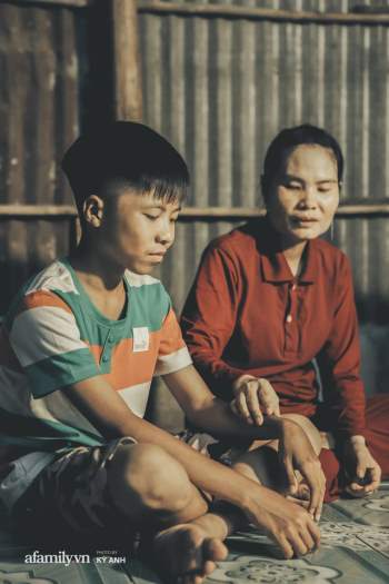  Hành trình ly kỳ như trên phim của 3 đứa trẻ đạp xe 400km suốt 5 ngày từ Cà Mau lên Sài Gòn để thăm mẹ: Tin nhắn cắt đứt hi vọng của người mẹ, tụi con đi thêm 1 ngày nữa sẽ không sống nổi! - Ảnh 4.