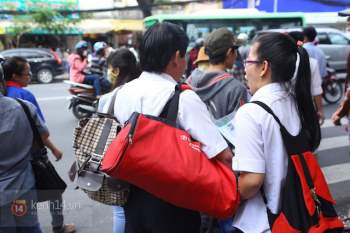 10 năm và 5 thay đổi lớn của giáo dục Việt Nam: Sổ liên lạc đi vào dĩ vãng, không còn cảnh cha mẹ đưa con lên thành phố thi Đại học - Ảnh 4.