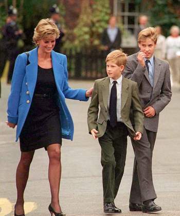 Nhà Harry và William đều tưởng niệm Diana nhân Ngày của mẹ - Ảnh 5.
