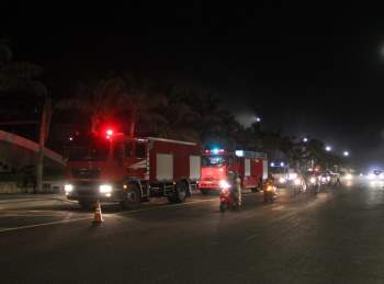 Vụ cháy bar ngầm lớn nhất Phú Yên: Sau 12 giờ vẫn chưa dập được lửa - Ảnh 5.