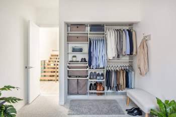 3 mẹo hay trong sắp xếp đồ giúp tủ quần áo luôn gọn đẹp và dễ chọn lựa mỗi ngày - Ảnh 4.