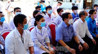 40 bác sĩ, điều dưỡng Huế xuất quân chi viện Đà Nẵng chống dịch COVID-19 - Ảnh 6.
