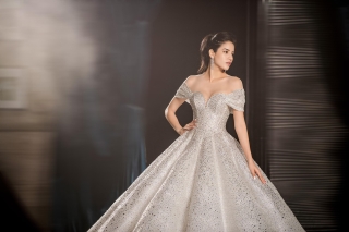 Lecia Bridal ra mắt dòng váy Luxury đính hàng trăm ngàn viên pha lê Swarovski - Ảnh 5.