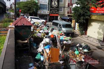 Công ty môi trường om lương công nhân, phố Hà Nội lại ngập ngụa rác - Ảnh 5.