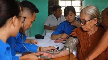 Nhà Thuốc DUO care cùng thành đoàn Hà Nội & trường đại học Đại Nam tài trợ chương trình khám chữa bệnh miễn phí - Ảnh 5.