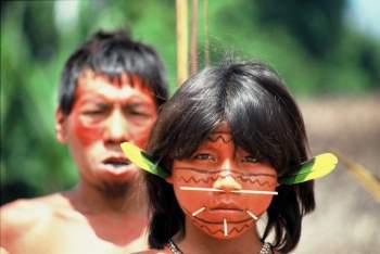 Tập tục kỳ lạ của bộ tộc sống biệt lập trong rừng sâu Amazon - Ảnh 5.
