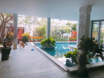 Thăm nhà Hồ Ngọc Hà: Phòng khách rộng thênh có view bể bơi, phòng ngủ sang chảnh nhìn muốn “xỉu ngang” - Ảnh 5.
