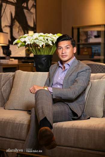 Yves Huy Phan – CEO 30 tuổi làm chủ đế chế nội thất xa xỉ tiết lộ quá trình “làm giàu” và bí mật mối tình đồng giới với nhà thiết kế nổi tiếng nhất Việt Nam - Ảnh 5.