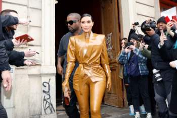  Bỏ lại quá khứ thị phi, Kim Kardashian nay đã trở thành tỷ phú thực thụ: Từ cô bạn thân mờ nhạt của Paris Hilton đến bà chủ đế chế mỹ phẩm, quần áo - Ảnh 5.