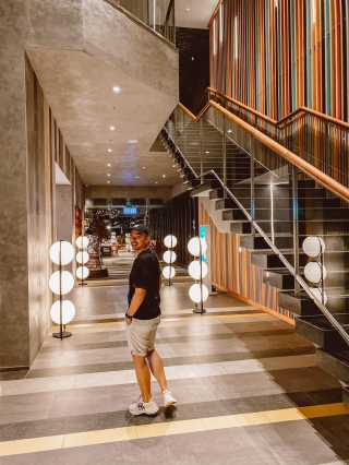 Theo chân travel blogger Lý Thành Cơ khám phá khách sạn mới toanh tại Vũng Tàu “chỉ cần ngồi thôi cũng có ảnh đẹp” - Ảnh 6.