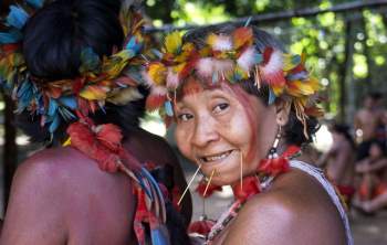 Tập tục kỳ lạ của bộ tộc sống biệt lập trong rừng sâu Amazon - Ảnh 6.