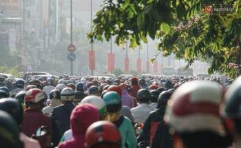 Ngày đầu đi làm sau nghỉ lễ, người Sài Gòn bị trễ giờ vì kẹt xe quá kinh khủng - Ảnh 6.