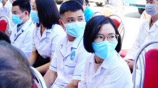 40 bác sĩ, điều dưỡng Huế xuất quân chi viện Đà Nẵng chống dịch COVID-19 - Ảnh 8.